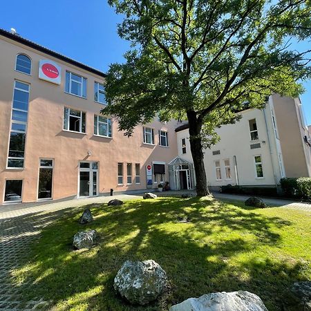 1, 2, Sleep Boardinghouse Unterschleissheim Zentrum Exteriör bild