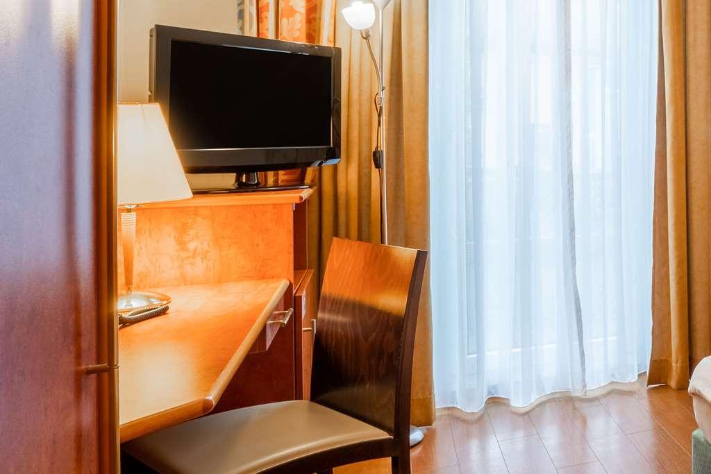 1, 2, Sleep Boardinghouse Unterschleissheim Zentrum Rum bild
