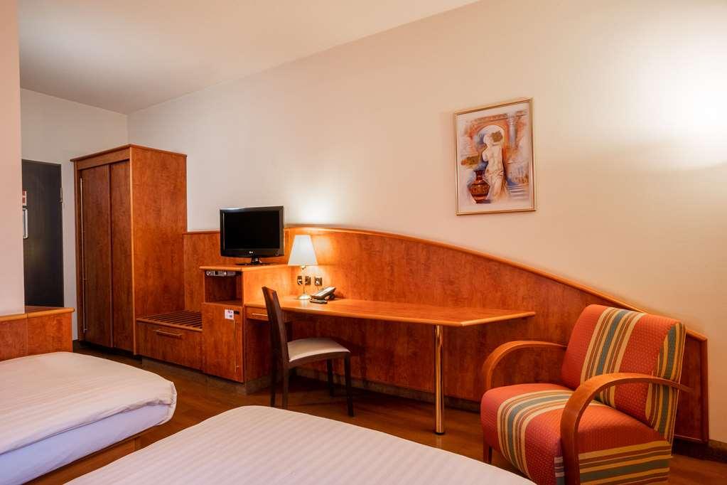 1, 2, Sleep Boardinghouse Unterschleissheim Zentrum Rum bild