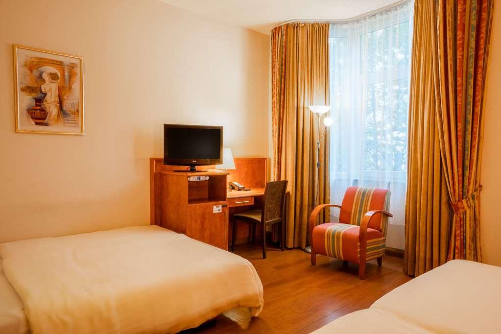 1, 2, Sleep Boardinghouse Unterschleissheim Zentrum Rum bild