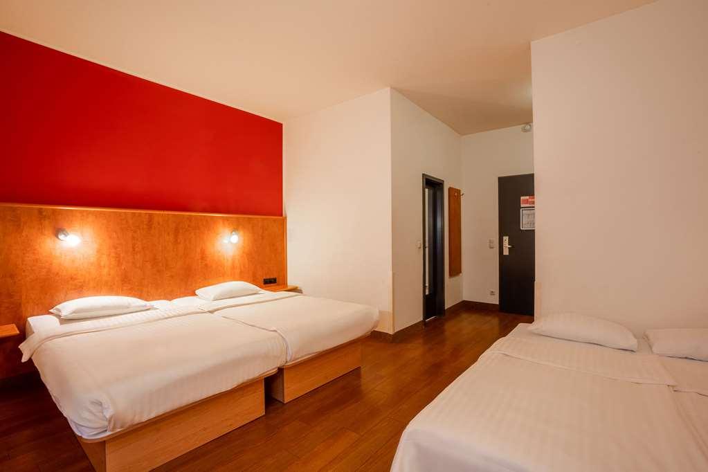 1, 2, Sleep Boardinghouse Unterschleissheim Zentrum Rum bild