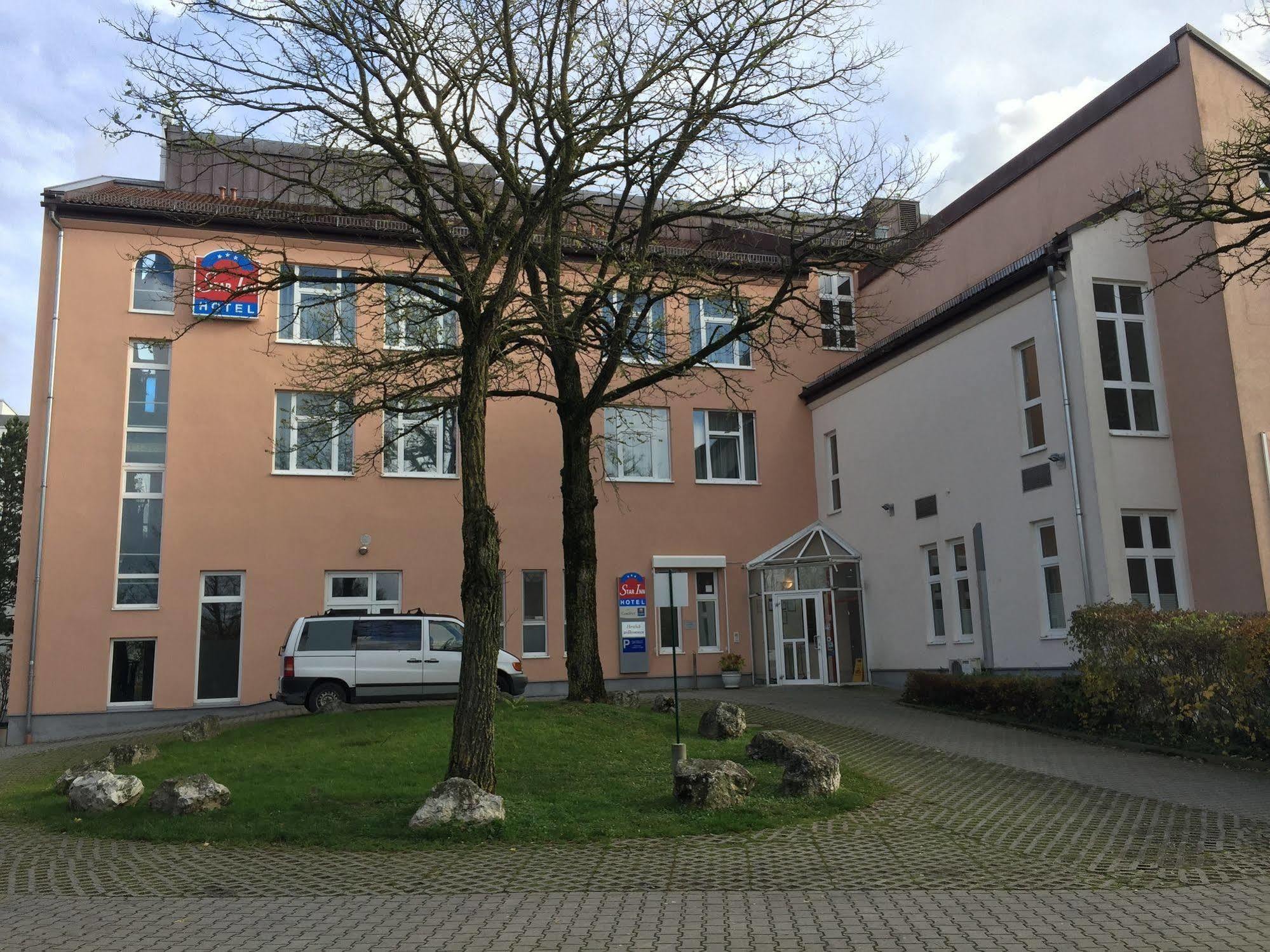 1, 2, Sleep Boardinghouse Unterschleissheim Zentrum Exteriör bild